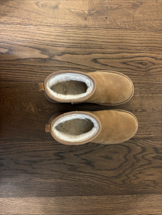 UGG Shoes - UGG Platform Mini - Size 8 Women